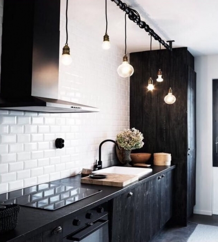 Industriele keukenlamp Industriele keukenlamp - Loftdeur lightbar met robuuste uitstraling