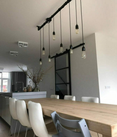 Industriele loftdeur eettafel lamp