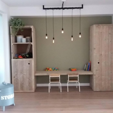 Loftbar en stalen schuifdeur