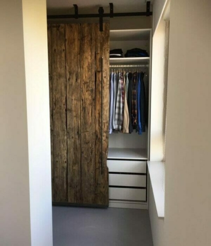 Plafondysteem voor kledingkast