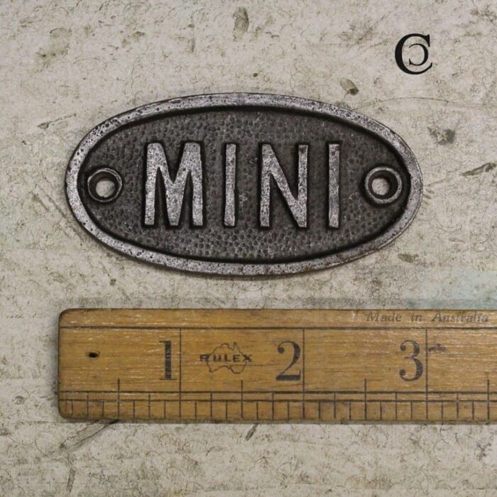 Muurplaat Mini IJzer 7.5 CM