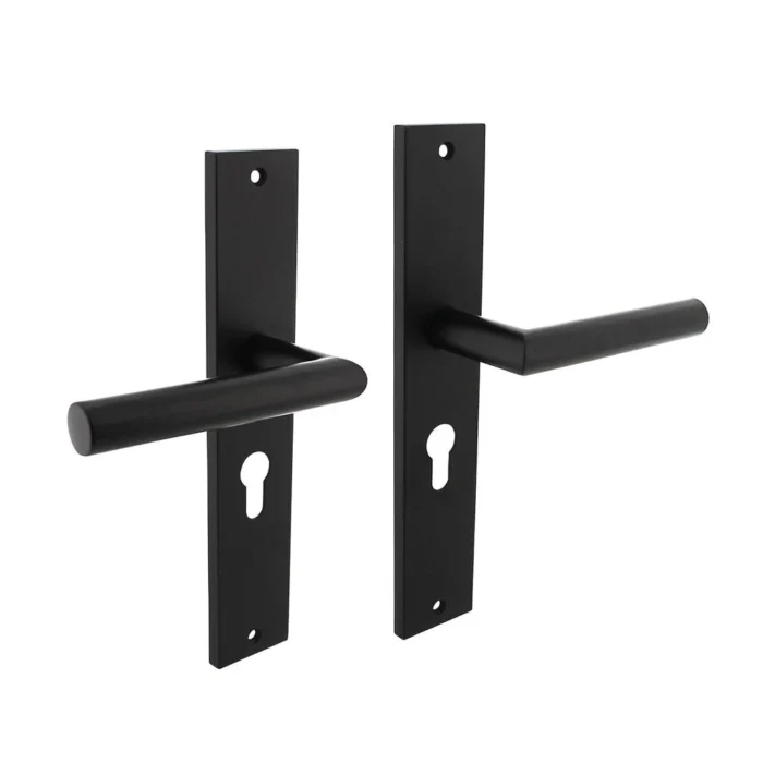 Deurklink Ferro geveerd met schild en cilindergat 55mm mat zwart